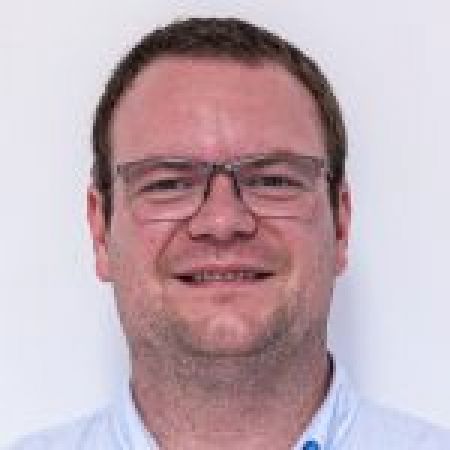 ANDR&Eacute; OLIVEIRA